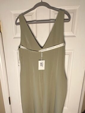 Pretty Lavish Esmee Crepe Maxi Bridesmaid Dress Olive Green US 12 NWT UK 16